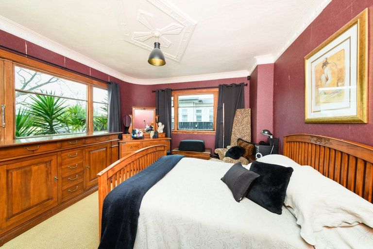 Photo of property in 497 Featherston Street, Roslyn, Palmerston North, 4414