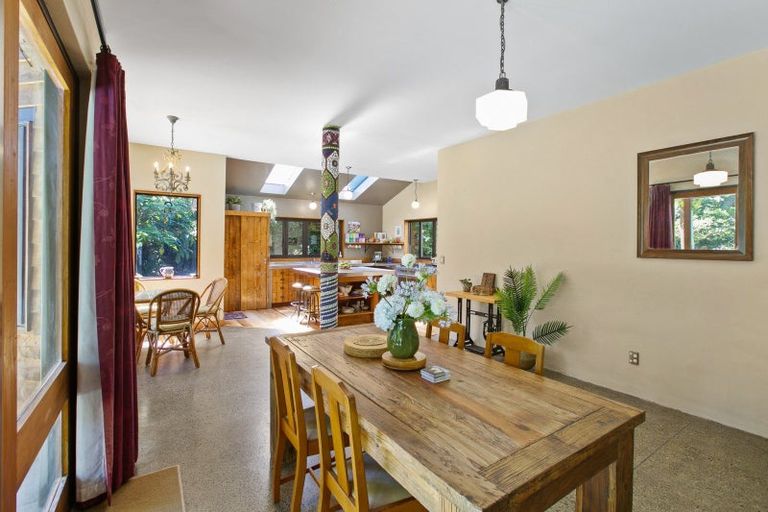 Photo of property in 7-9 Mace Terrace, Oakura, 4314