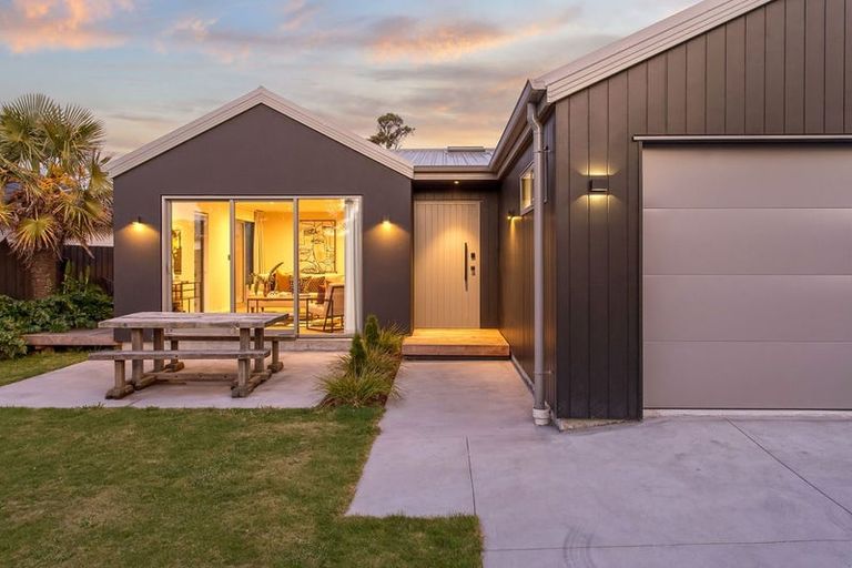 Photo of property in 408a Bower Avenue, Parklands, Christchurch, 8083