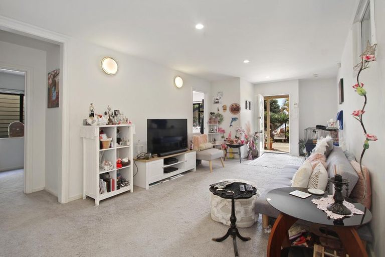 Photo of property in 26 Crispe Road, Clarks Beach, 2122