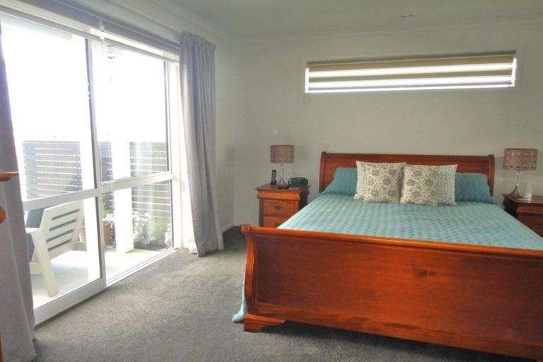 Photo of property in 6 Ara Kahika Lane, One Tree Point, 0118