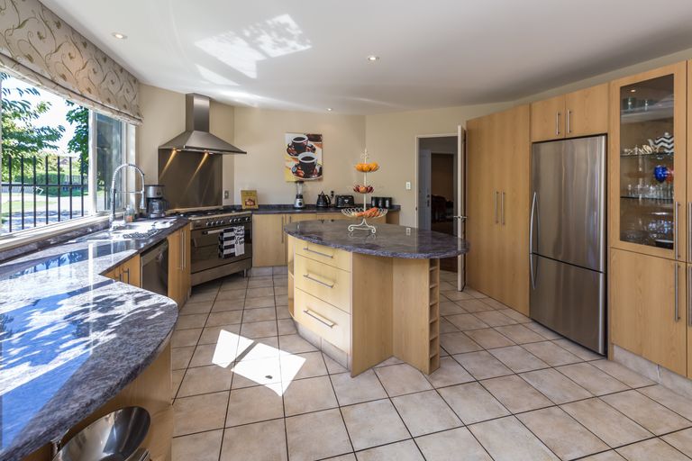 Photo of property in 6 Leabridge Mews, Harewood, Christchurch, 8051