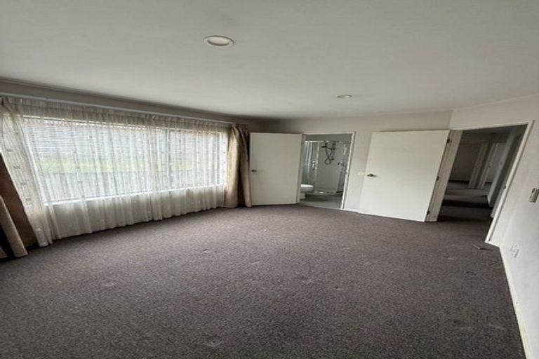 Photo of property in 27g Rehia Road, Massey, Auckland, 0614