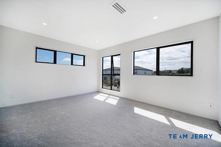 Photo of property in 7 Kauitara Lane, Karaka, 2113