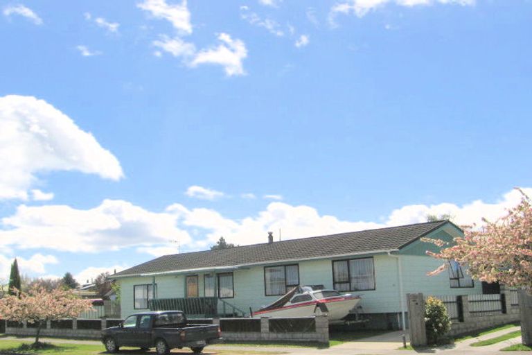 Photo of property in 28 Arthur Crescent, Hilltop, Taupo, 3330