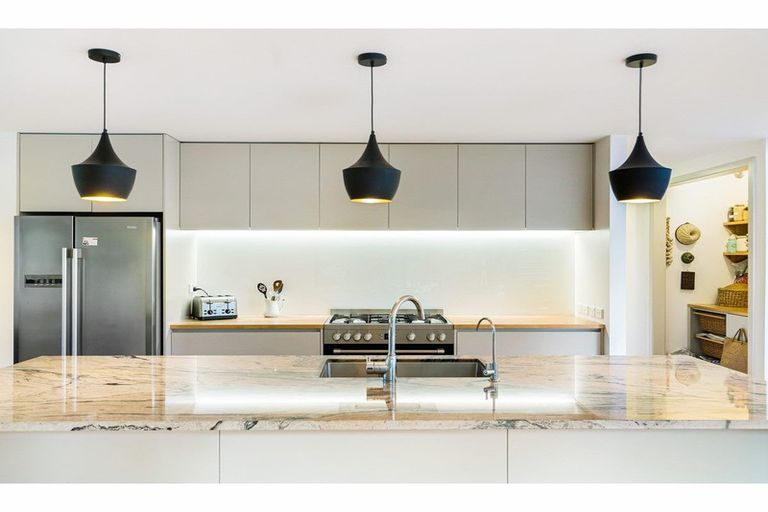 Photo of property in 23c West Lynn Road, Titirangi, Auckland, 0604