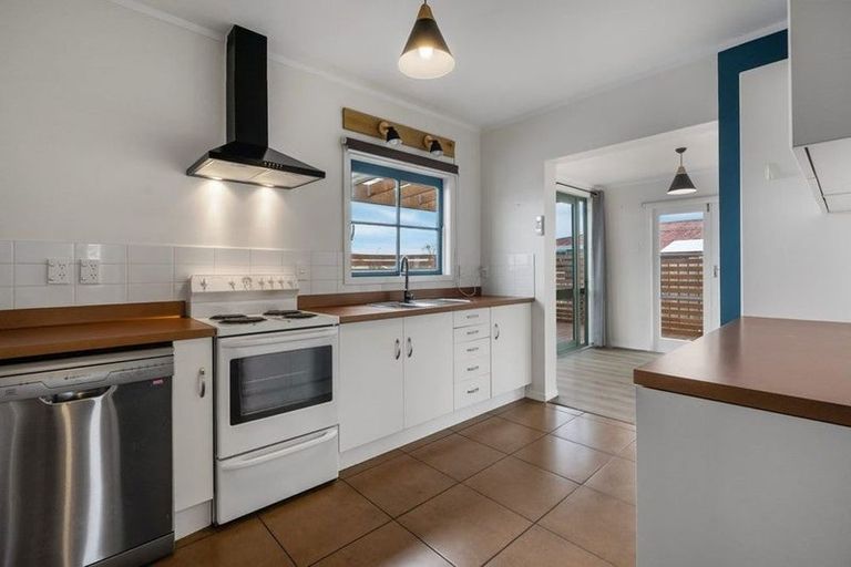 Photo of property in 6 Cambridge Street, Putaruru, 3411