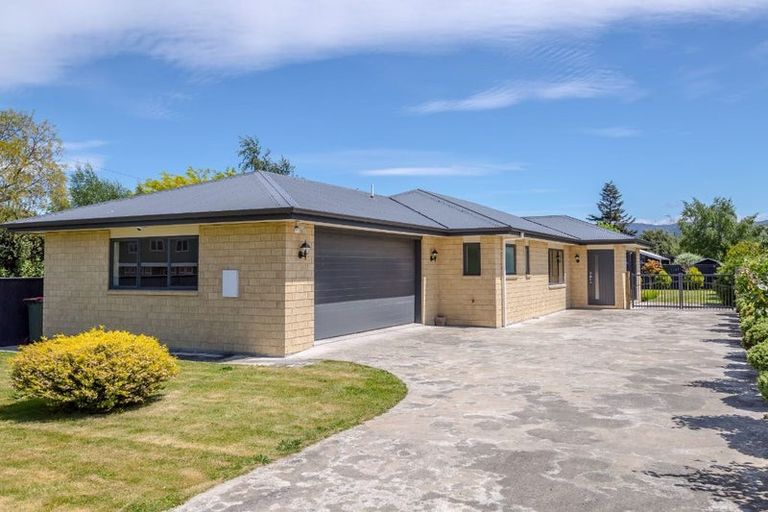 Photo of property in 12 Taylor Street, Carterton, 5713