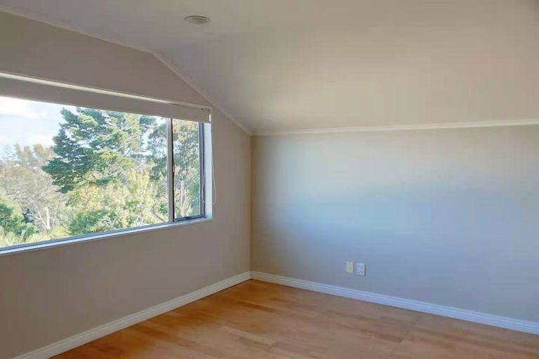 Photo of property in 1/227 Sunset Road, Sunnynook, Auckland, 0632