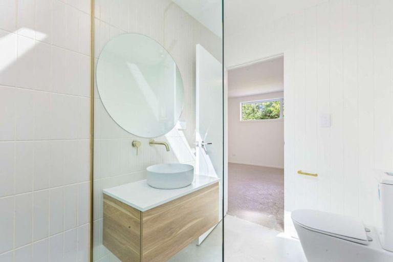 Photo of property in 6a Alston Avenue, Kelston, Auckland, 0602