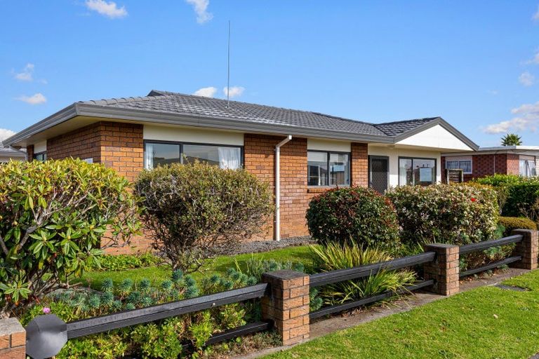 Photo of property in 1/156 Carrington Street, Lower Vogeltown, New Plymouth, 4310