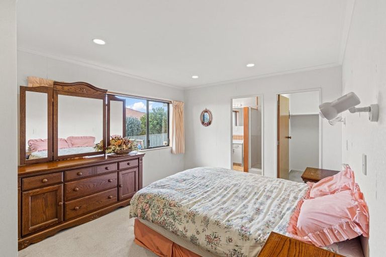 Photo of property in 9c Del Mar Place, Merrilands, New Plymouth, 4312