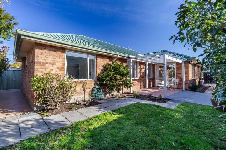 Photo of property in 75a Farquhars Road, Redwood, Christchurch, 8051