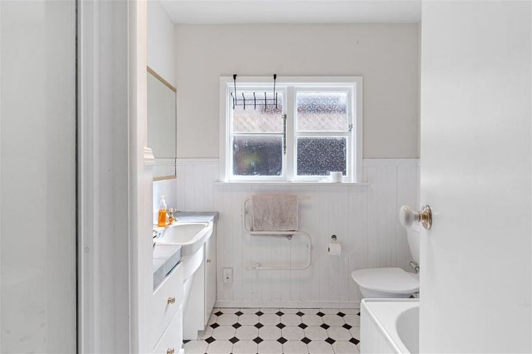 Photo of property in 60 Parkstone Avenue, Ilam, Christchurch, 8041