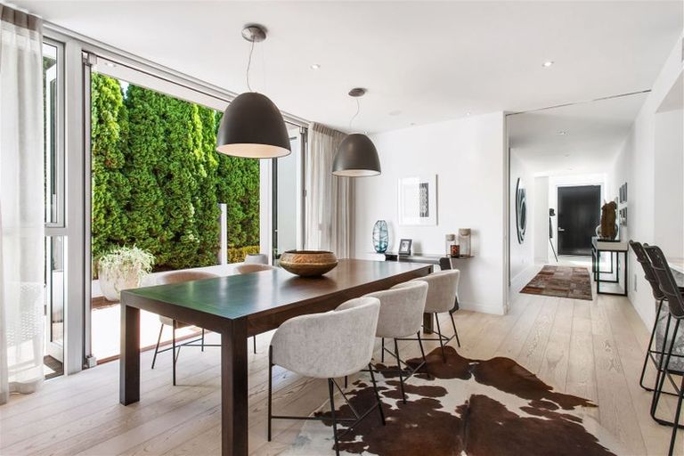 Photo of property in 39 Weka Street, Fendalton, Christchurch, 8041