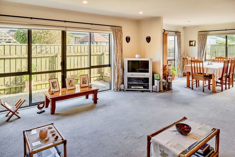 Photo of property in 85a Pohutukawa Street, Woburn, Lower Hutt, 5011