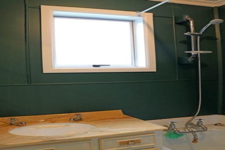 Photo of property in 8 Miro Street, Kaka Point, 9271