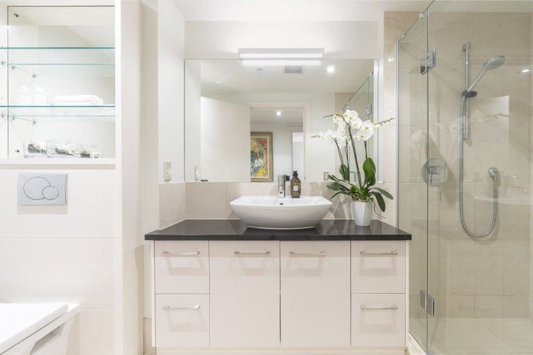 Photo of property in Oakridge Apartments, 703/10 Middleton Road, Remuera, Auckland, 1050