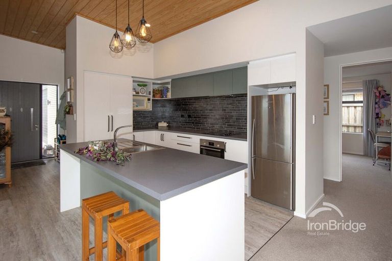 Photo of property in 32 Broadway Parade, Rolleston, 7615