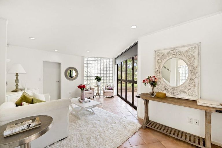 Photo of property in 2/115 Clovelly Road, Bucklands Beach, Auckland, 2012