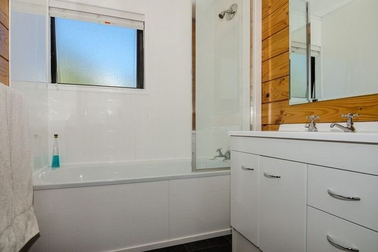 Photo of property in 15 Wiseley Road, Hobsonville, Auckland, 0618