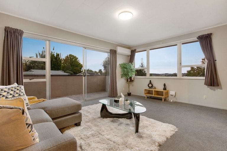 Photo of property in 25 Japonica Drive, Beach Haven, Auckland, 0626