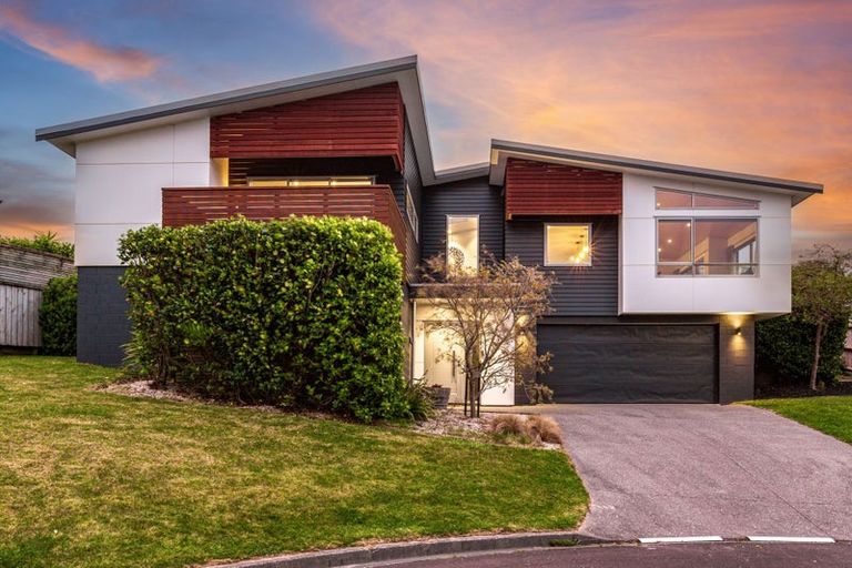 Photo of property in 7 Aoraki Rise, Aotea, Porirua, 5024