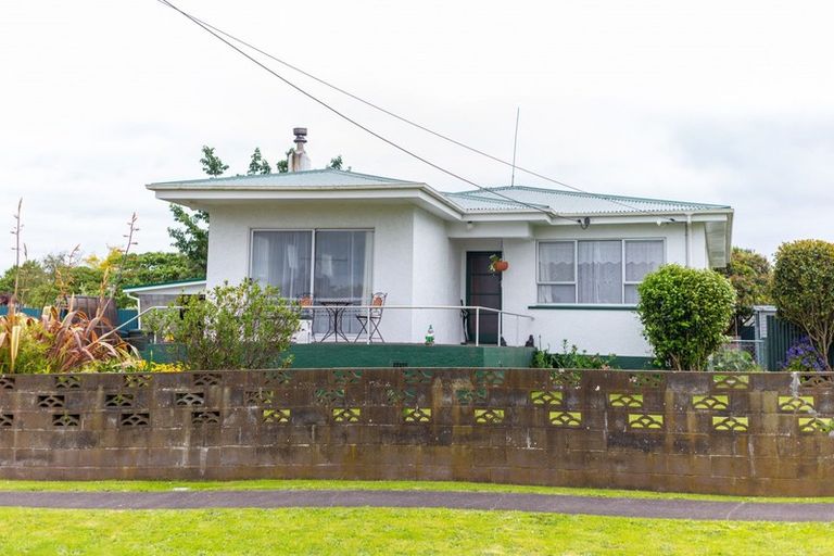 Photo of property in 24 Brassey Street, Waverley, 4510