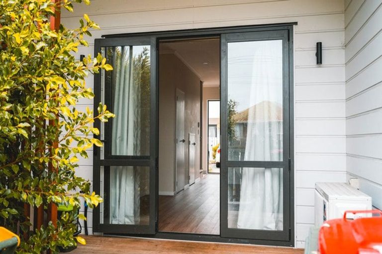 Photo of property in 3/66 Swanson Road, Henderson, Auckland, 0610