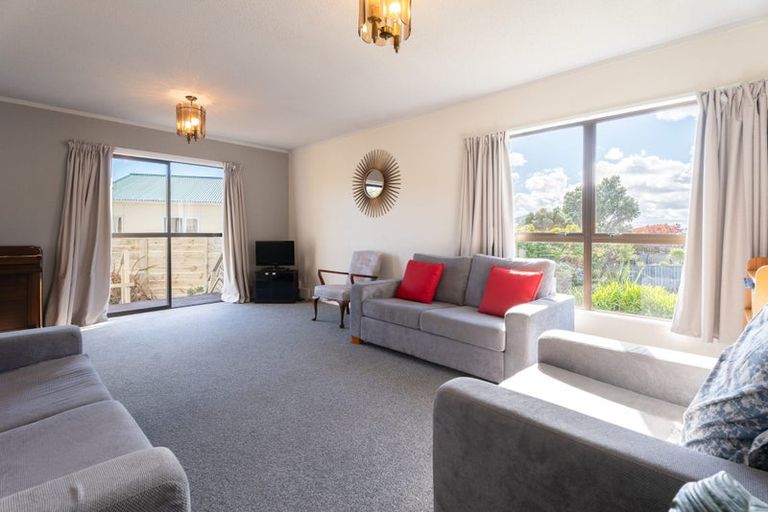 Photo of property in 1 Atwood Grove, Churton Park, Wellington, 6037