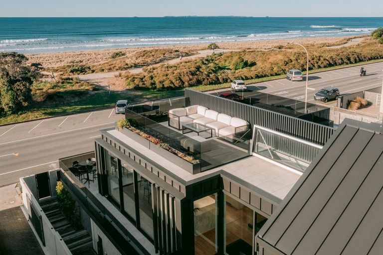 Photo of property in 124 Marine Parade, Mount Maunganui, 3116