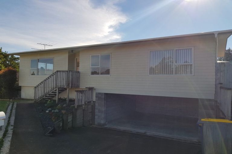 Photo of property in 2/11 Anne Mclean Drive, Bayview, Auckland, 0629
