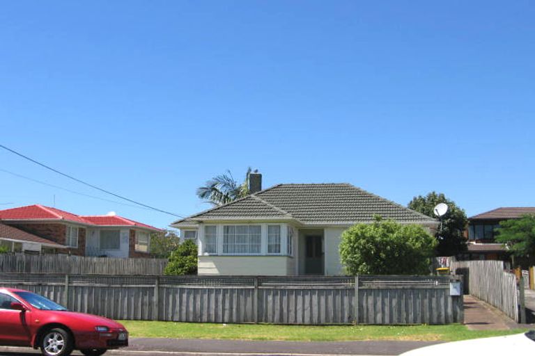 Photo of property in 2/24 Shakespeare Road, Milford, Auckland, 0620