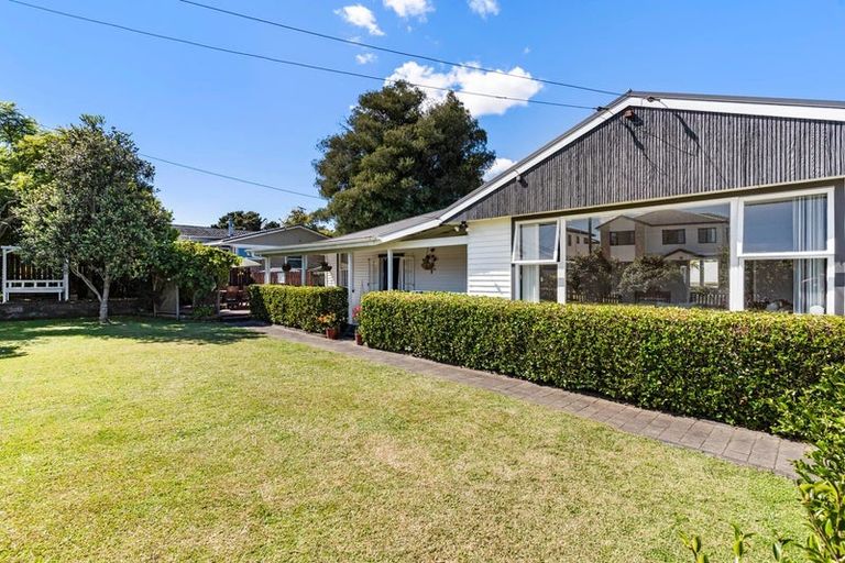 Photo of property in 1 Kelvyn Grove, Hillpark, Auckland, 2102