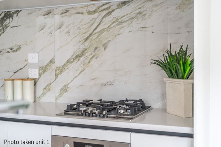 Photo of property in 2/4 Marama Street, Castor Bay, Auckland, 0620