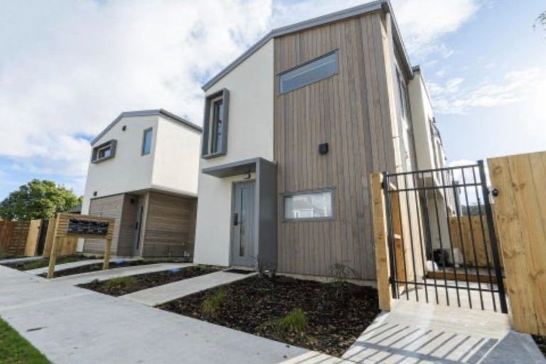 Photo of property in 3/43 Churton Crescent, Taita, Lower Hutt, 5011