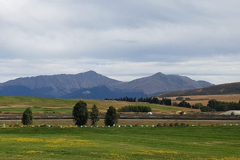 Photo of property in 26 Rannoch Drive, Jacks Point, Queenstown, 9371