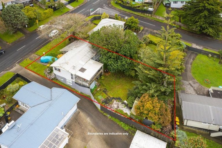 Photo of property in 71 Lauderdale Road, Birkdale, Auckland, 0626