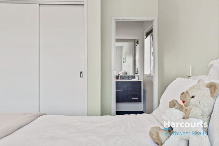 Photo of property in 48 Accolage Boulevard, Kumeu, 0810
