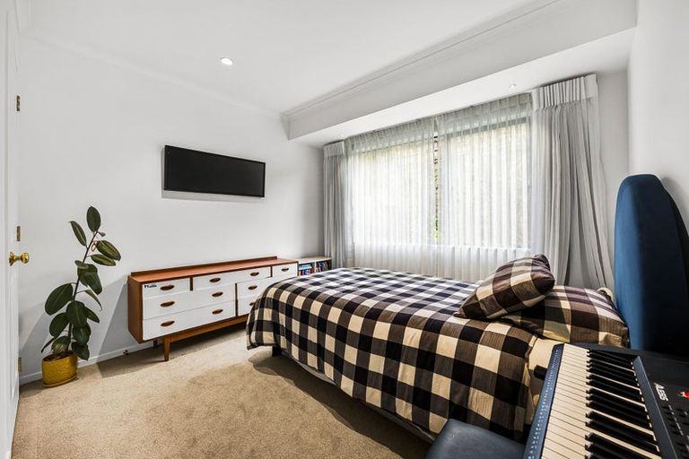 Photo of property in 36 Kath Hopper Drive, Orewa, 0931