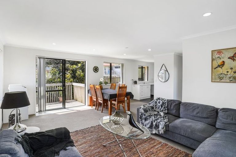 Photo of property in 74 Pitt Avenue, Clendon Park, Auckland, 2103
