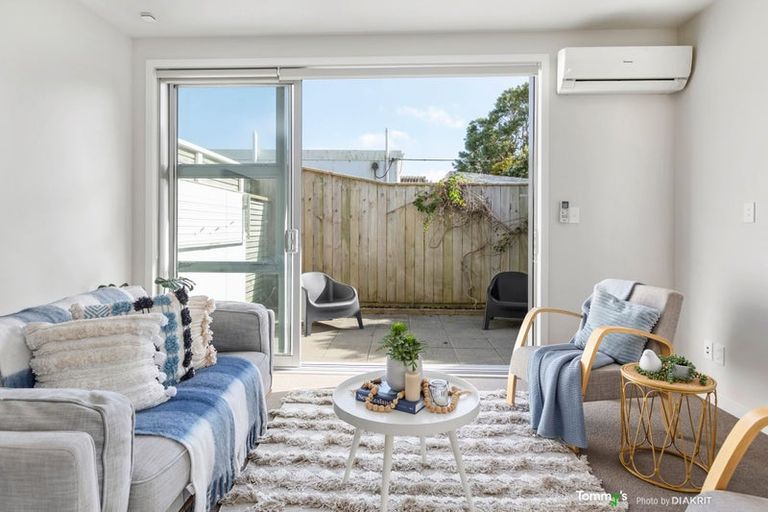 Photo of property in 1/32 Dr Taylor Terrace, Johnsonville, Wellington, 6037