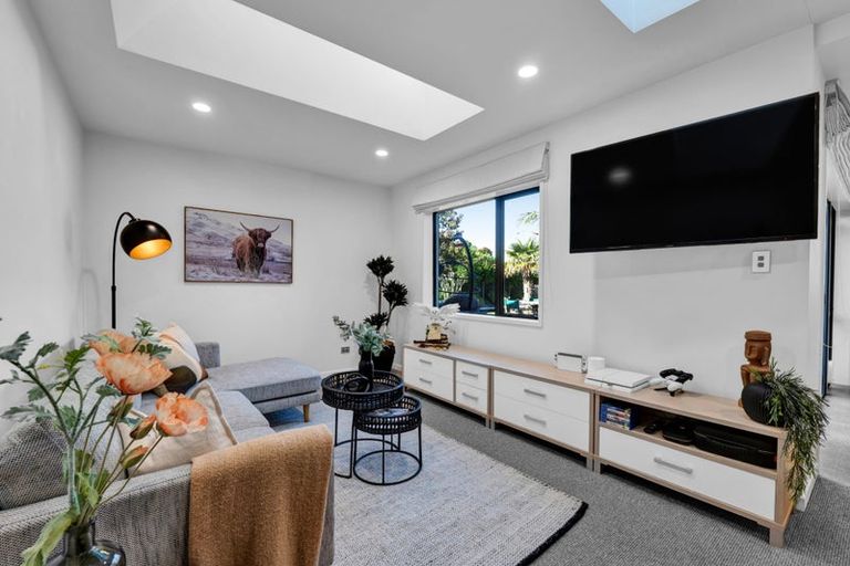 Photo of property in 5-7 Adam Lile Drive, Highlands Park, New Plymouth, 4312