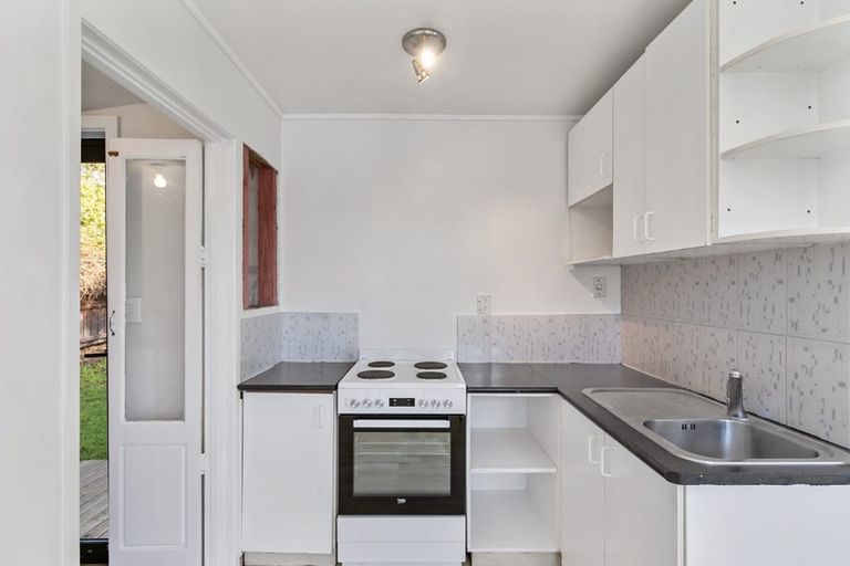 Photo of property in 2/35 Secretariat Place, Randwick Park, Auckland, 2105