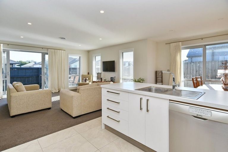 Photo of property in 7 Mclendon Green, Belfast, Christchurch, 8051