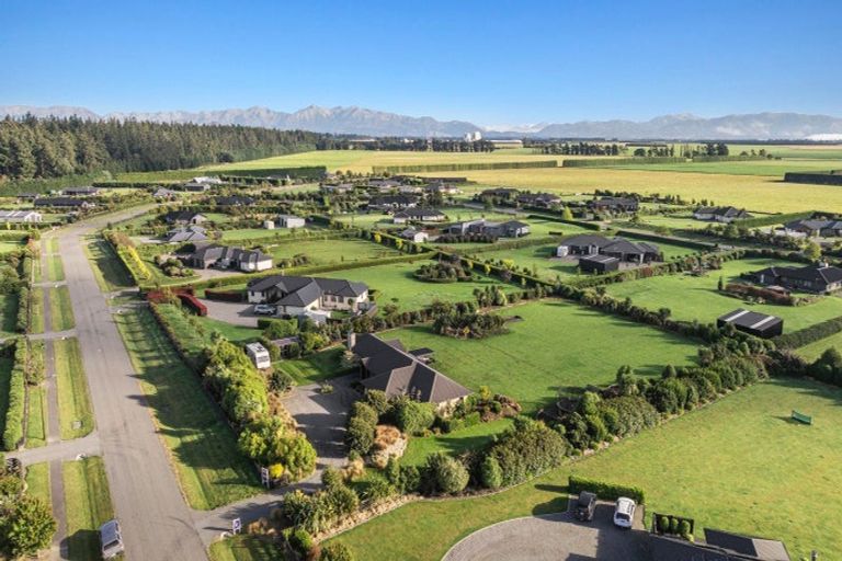 Photo of property in 22 Landsborough Drive, Darfield, 7571