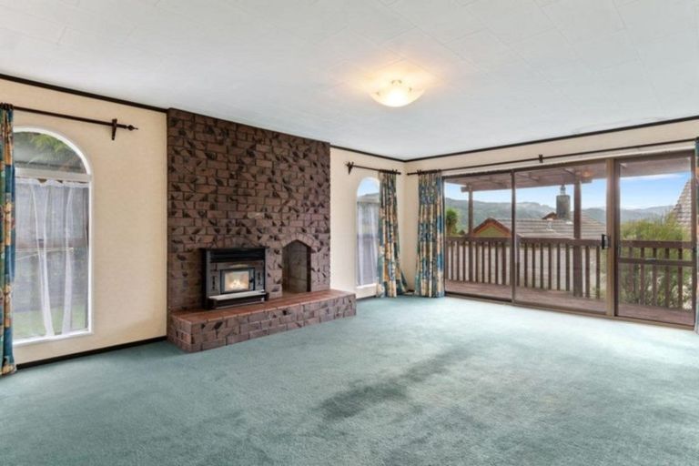 Photo of property in 6 Pioneer Grove, Silverstream, Upper Hutt, 5019