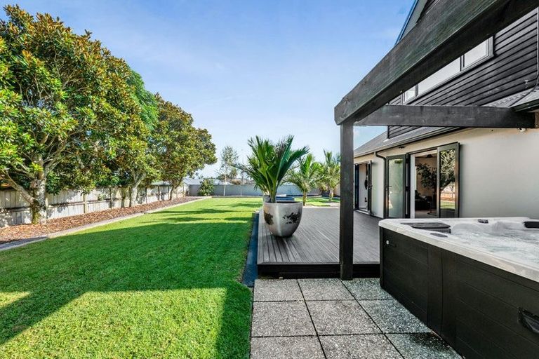 Photo of property in 5-7 Adam Lile Drive, Highlands Park, New Plymouth, 4312