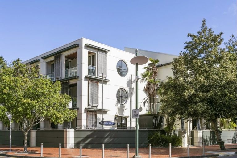 Photo of property in Latitude 37 East Apartments, 2f/20 Pakenham Street East, Auckland Central, Auckland, 1010