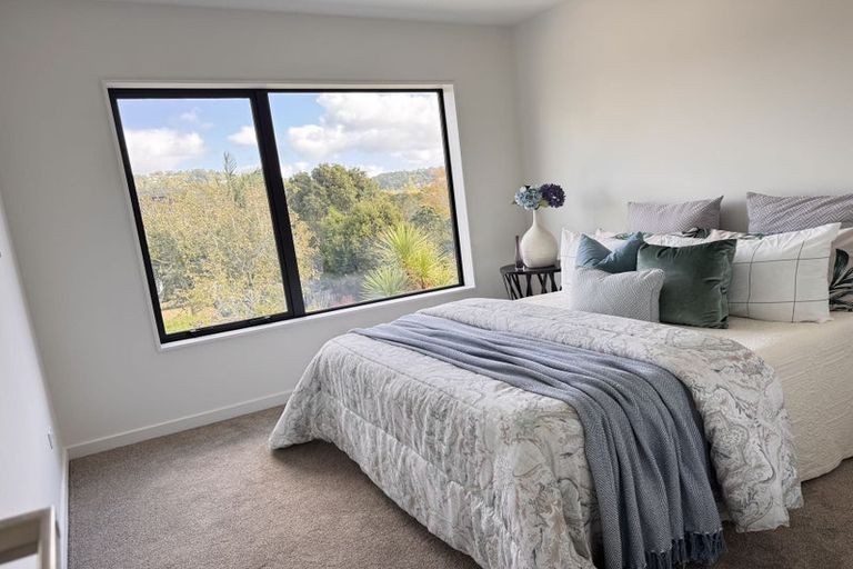 Photo of property in 21d Barron Drive, Green Bay, Auckland, 0604